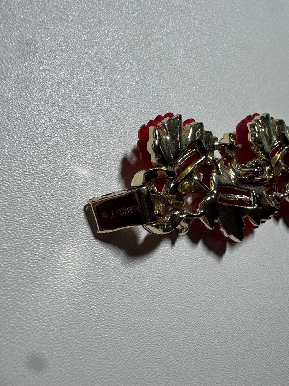 LISNER MOLDED RED “JELLY” LUCITE RHINESTONE LEAF NECKLACE BRACELET EARRINGS SET